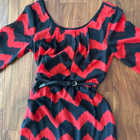 As U Wish Red & Black Chevron Long Sleeve Belted Dress size Small - Picture 2 of 4